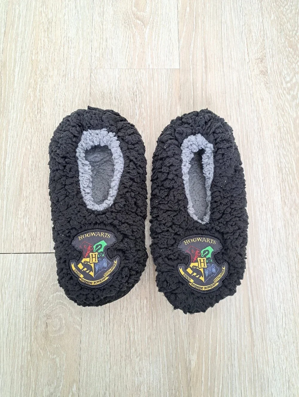 Hogwarts Black Sherpa Men's Slippers Sz 9 NWOT